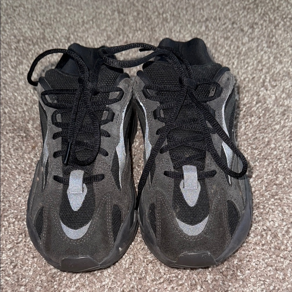 Yeezy size 5